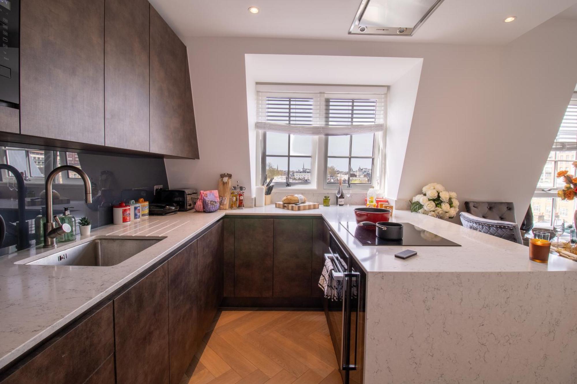 Luxurious 1-Bedroom Penthouse In Marble Arch 71 لندن المظهر الخارجي الصورة