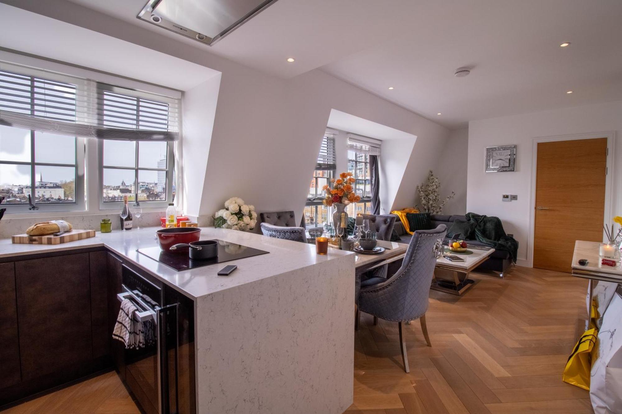 Luxurious 1-Bedroom Penthouse In Marble Arch 71 لندن المظهر الخارجي الصورة