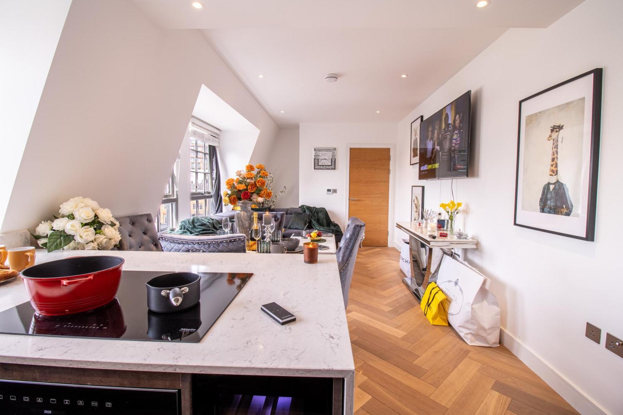 Luxurious 1-Bedroom Penthouse In Marble Arch 71 لندن المظهر الخارجي الصورة